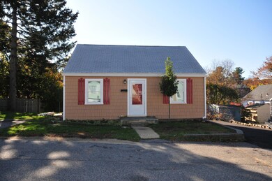 4 Halstead St, Kittery, ME 03904 - photo 2