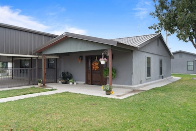 115 Gyna Dr, Del Rio, TX 78840 - photo 2