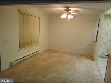 110 Chatham Dr unit C, Monroe Township, NJ 08831 - photo 3