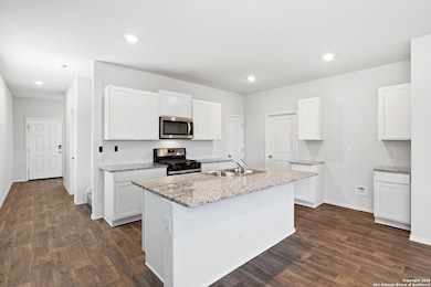 3906 Bay Leaf Loop, von Ormy, TX 78073 - photo 3