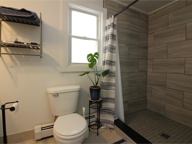 425 Manhattan Dr, Burlington, VT 05401 - photo 5