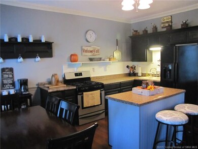 Eat-in Kitchen with island.