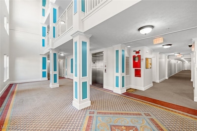 23003 Chandlers Ln unit 230, Olmsted Falls, OH 44138 - photo 3