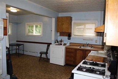 3 Van Dorn St, Saratoga Springs, NY 12866 - photo 6