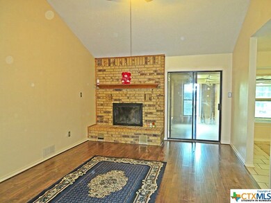 106 E Blancas Dr, Copperas Cove, TX 76522 - photo 6