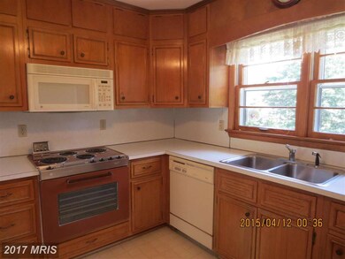 7937 Edgewood Farm Rd, Frederick, MD 21702 - photo 5