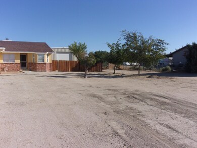 5879 Willow Ave, Rosamond, CA 93560 - photo 5