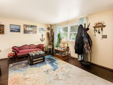 009_eb6_A 1545 River Bend 030