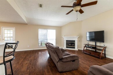 341 Dalhart Dr, Weatherford, TX 76086 - photo 6