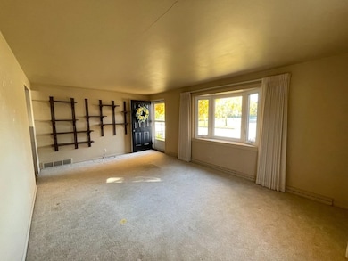 2252 Center St, Green Bay, WI 54304 - photo 7