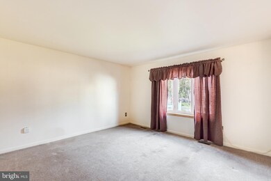 237 Roth Ave, Taneytown, MD 21787 - photo 4