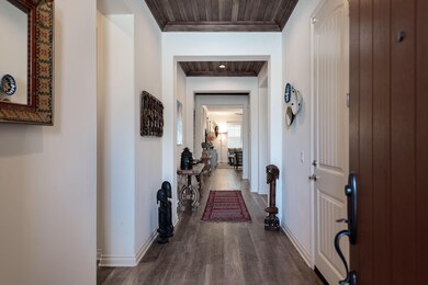 4429 Via Del Pellegrino -Main Hallway