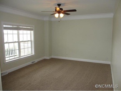 124 S Willow Brook Dr, Asheville, NC 28806 - photo 5