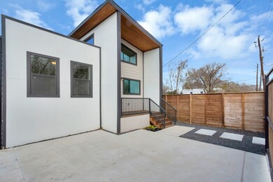 3105 Brewster St, Houston, TX 77026 - photo 6