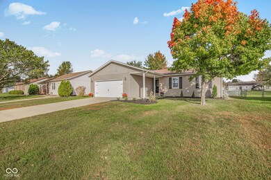 12905 Bridgett Dr N, Camby, IN 46113 - photo 3