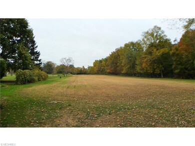 View of back property. Continues approximately 600
