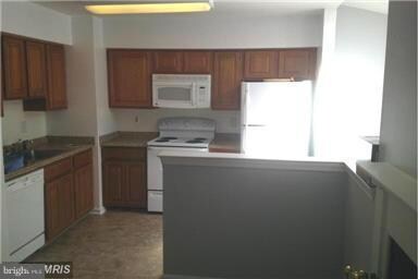 7768 Black Horse Ct, Manassas, VA 20109 - photo 5