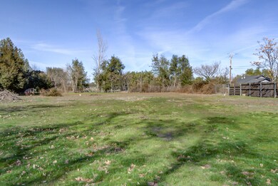 Large 1 acre parcel