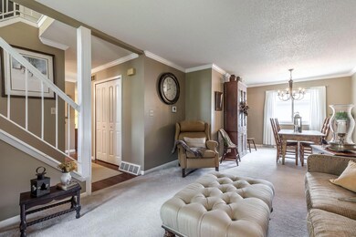 6331 Friars Green Ln, Columbus, OH 43213 - photo 3