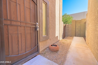 2723 E Schiliro Cir, Phoenix, AZ 85032 - photo 7