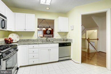 13130 Deer Path Ln, Germantown, MD 20874 - photo 5