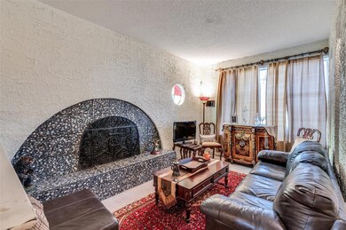 809 Overhill Ct, Hurst, TX 76053 - photo 5