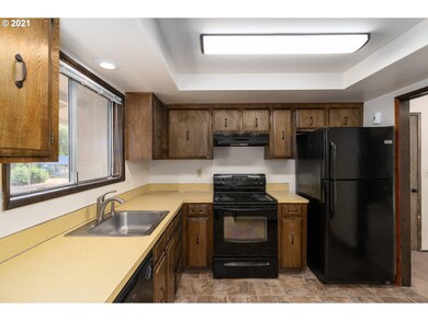 19370 SW Butternut St, Beaverton, OR 97007 - photo 5