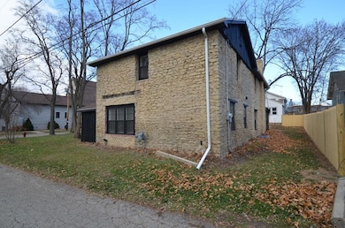 119 S 4th St, Whitewater, WI 53190 - photo 3