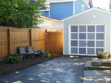 427 Manhattan Dr, Burlington, VT 05401 - photo 4