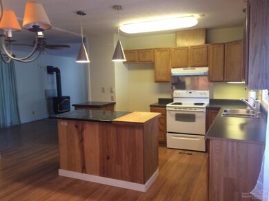 19950 Driftwood Ln unit 304, Bend, OR 97702 - photo 2