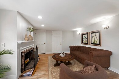 8 Brown St unit 4, Salem, MA 01970 - photo 2