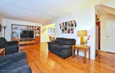 469 Willow Rd E unit 2, Staten Island, NY 10314 - photo 4