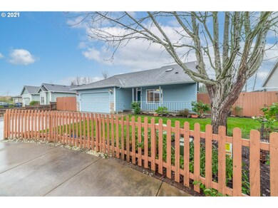 53 Sandalwood Loop, Creswell, OR 97426 - photo 2