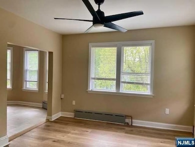 131 Bergen Ave unit 2nd Floor, Ridgefield Park, NJ 07660 - photo 4