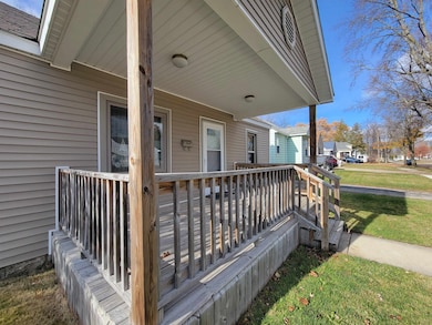 1608 Wilson St, Bay City, MI 48708 - photo 3