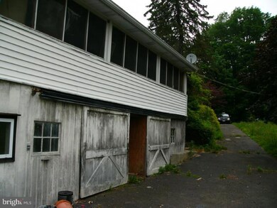 4572 Limeport Pike, Zionsville, PA 18092 - photo 7