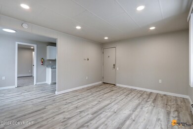 5215 E 26th Ave unit 5, Anchorage, AK 99508 - photo 2