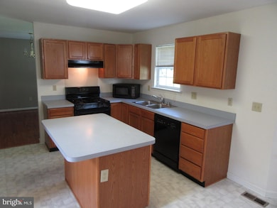 132 W Flagstone Dr, Newark, DE 19702 - photo 4