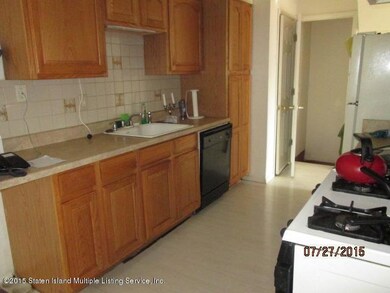 491 Willow Rd E unit 2, Staten Island, NY 10314 - photo 3