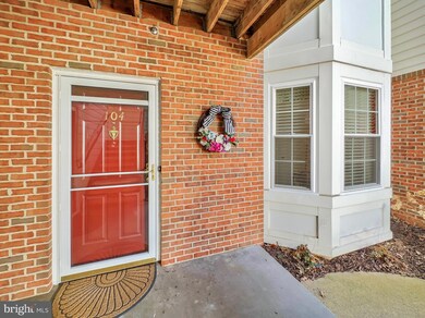 43114 Watercrest Square unit 104, Chantilly, VA 20152 - photo 2