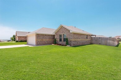 1045 Inverness Dr, Weatherford, TX 76086 - photo 2