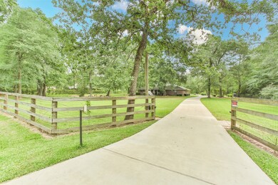 26710 Cherokee Ln, Magnolia, TX 77354 - photo 5