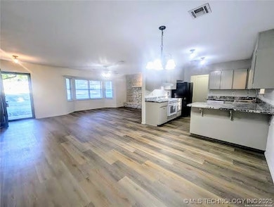 121 W Jefferson Place, Broken Arrow, OK 74011 - photo 4