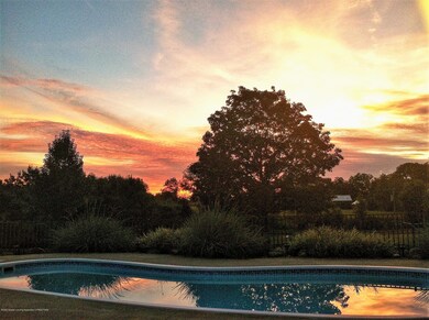 PROPERTY VIEW Sunset by the Pool