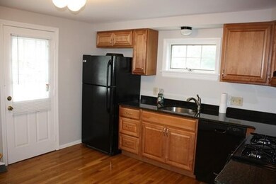 31 Myrtle St unit 31R, Somerville, MA 02145 - photo 4