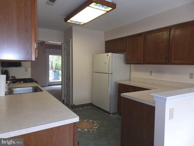 76 Beacon Place, Trenton, NJ 08691 - photo 3