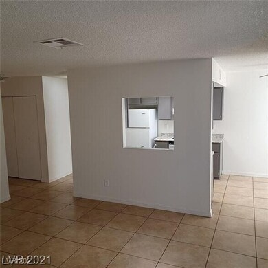 4570 Carriage Park Dr, Las Vegas, NV 89121 - photo 6