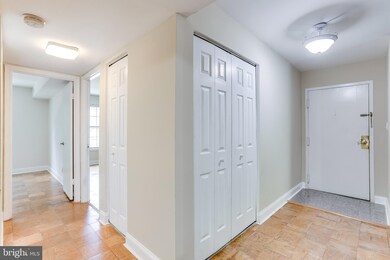 864 Quince Orchard Blvd unit 102, Gaithersburg, MD 20878 - photo 6