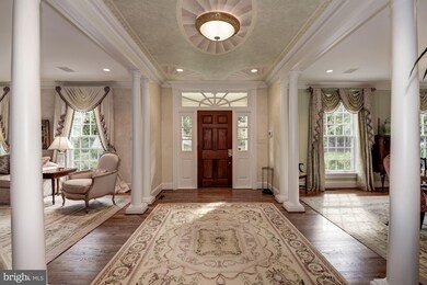 8611 Country Club Dr, Bethesda, MD 20817 - photo 6