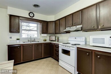 99 Pinecrest Dr, Annapolis, MD 21403 - photo 5